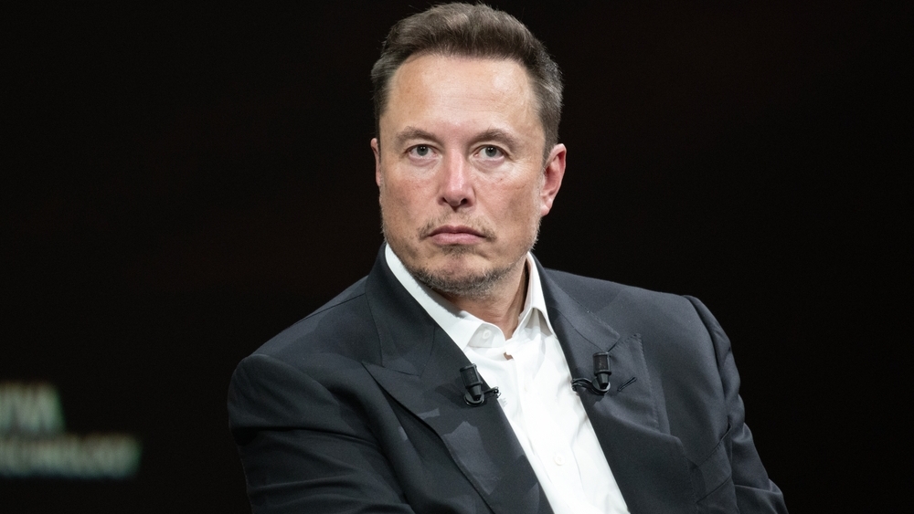 Experts warn SpaceX's $1.77T valuation defies gravity — here's how Canadians can invest in space while staying grounded