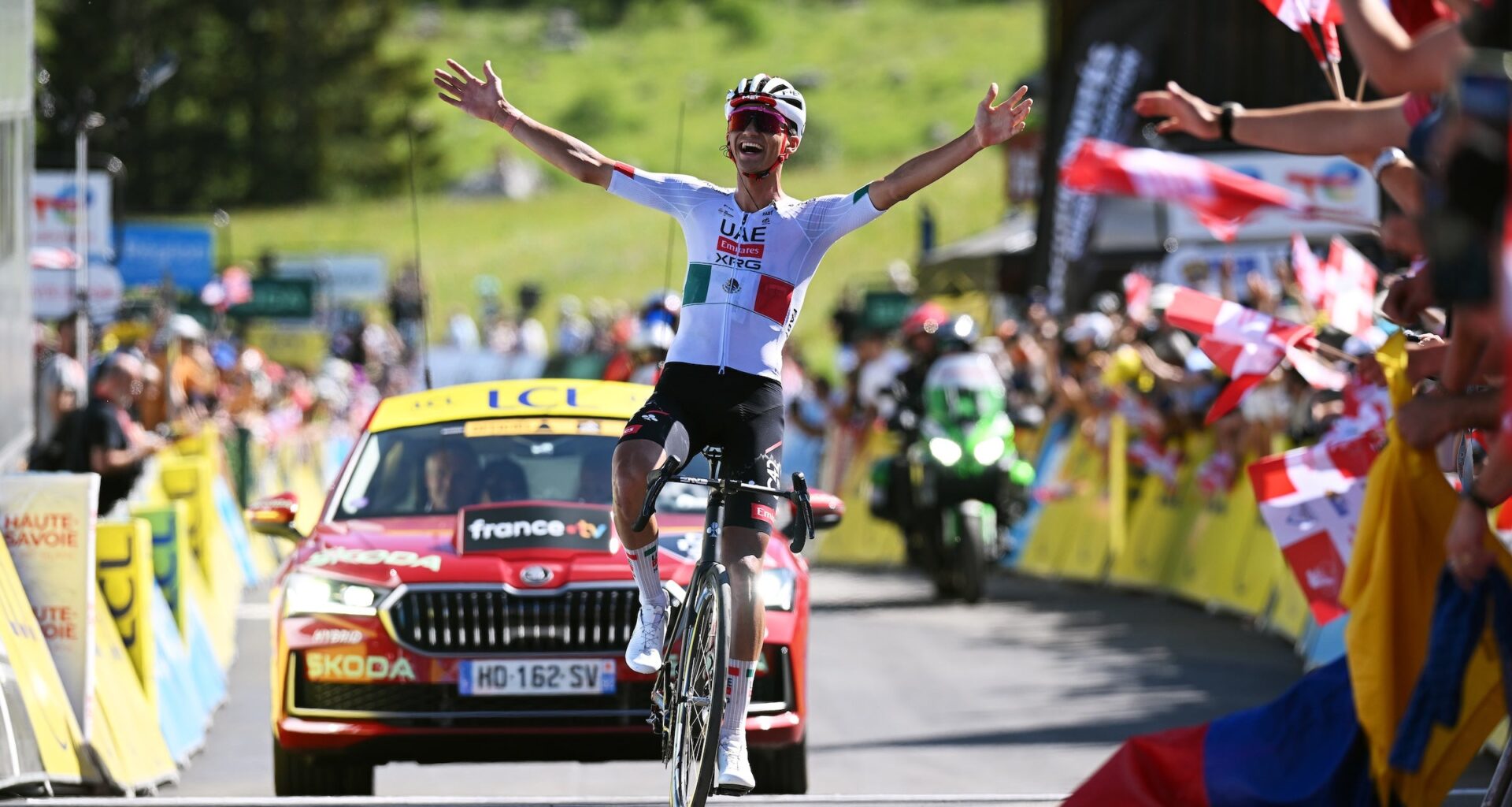 Isaac Del Toro wins the final stage and overall of the Tour Auvergne-Rhone-Alpes (Photo: Dario Belingheri/Getty Images)