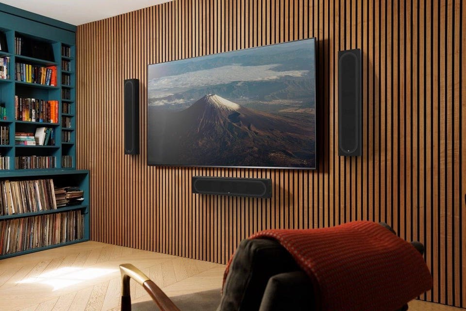 Monitor Audio Radius On-Wall 4G on media wall