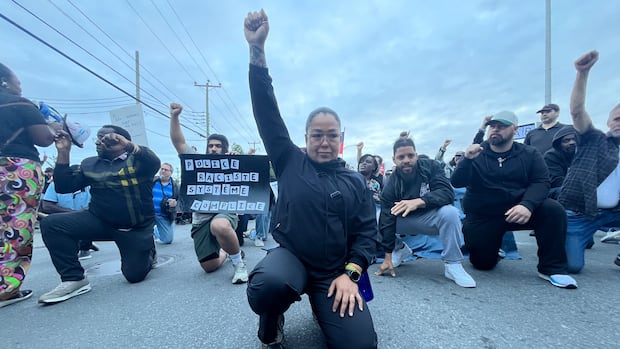 Protesters gather outside Montréal-Nord police station at centre of racism allegations