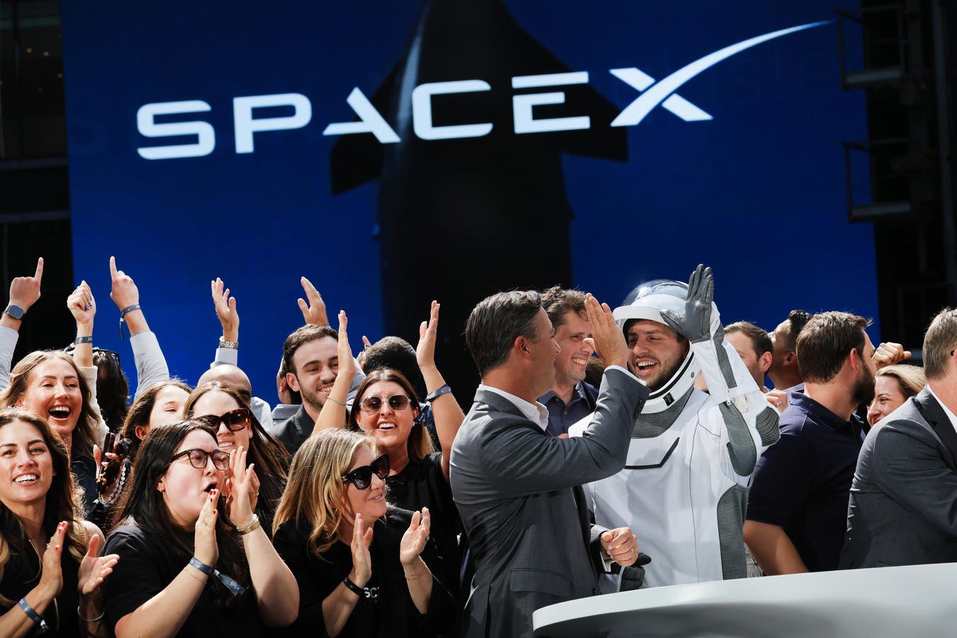 Elon Musk Is Now Worth $1.4 Trillion As SpaceX Becomes Bigger Than Amazon