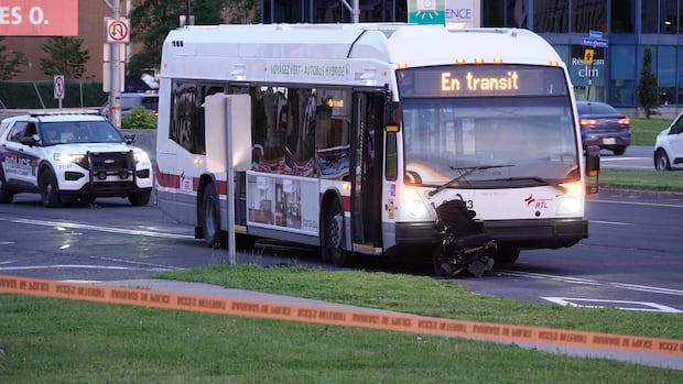 Pedestrian in critical condition after being struck by city bus on Montreal's South Shore