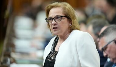 NDP wants minister to explain why citizenship certificates were abruptly suspended