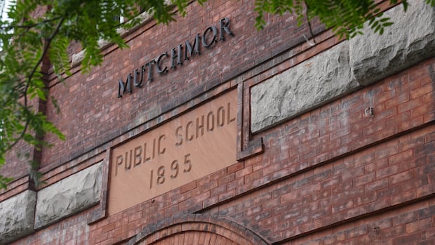 Questions swirl after Ottawa elementary school cancels drag storytime