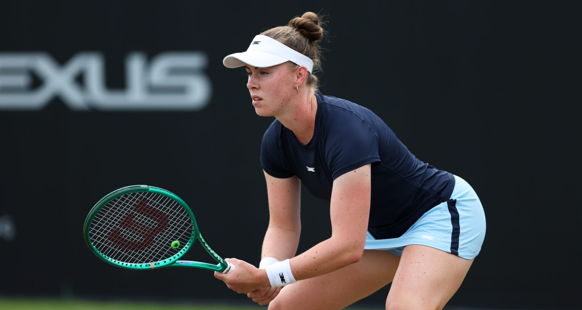 Gibson outlasts Zheng 12–10 in second‑set tiebreak to make Nottingham last eight