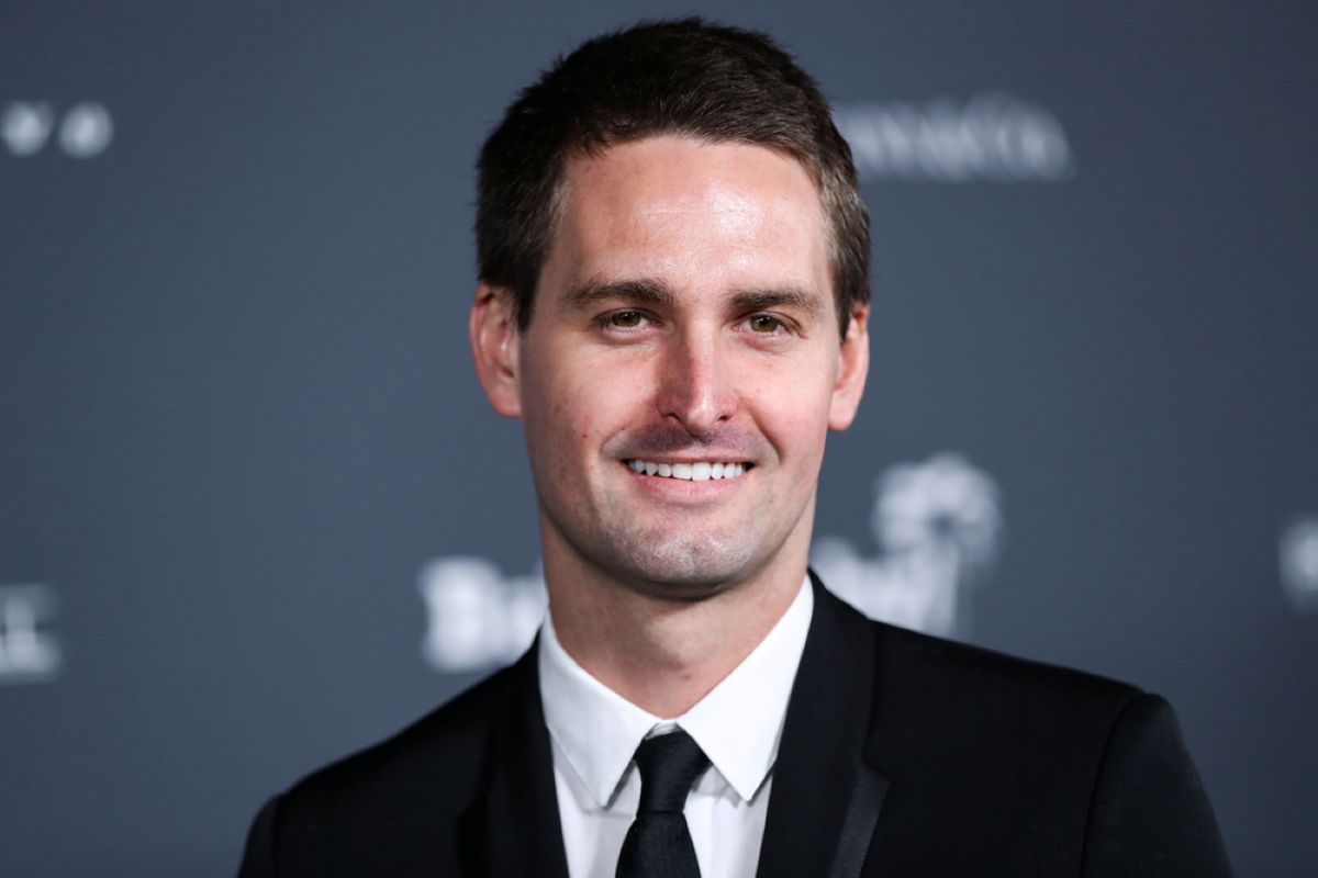 Snap’s Stock Takes a Dive After Unveiling $2,195 AR Glasses