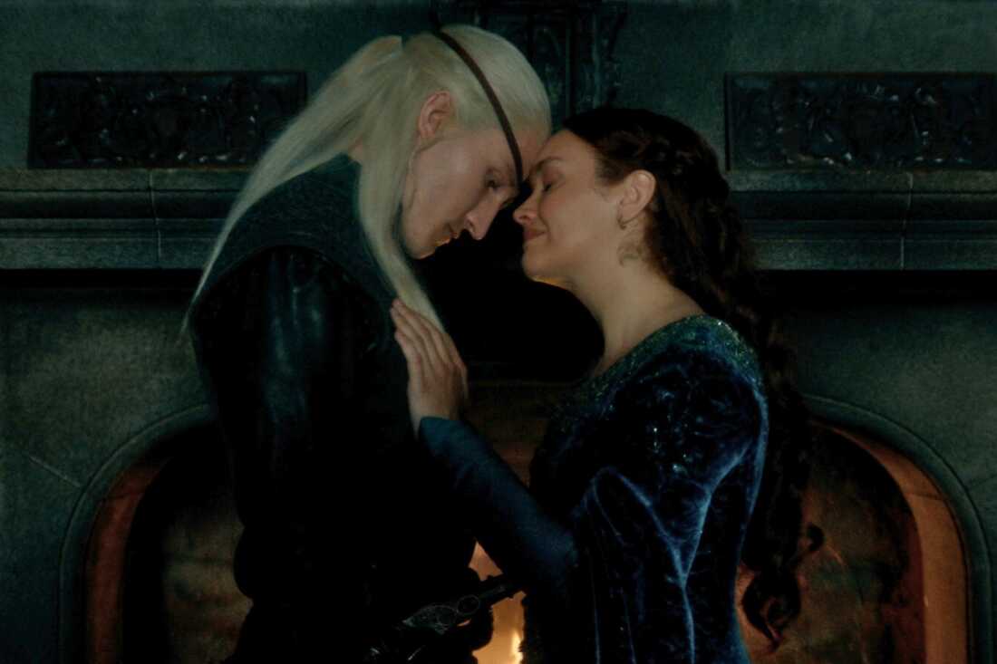 Aemond (Ewan Mitchell) and Alicent (Olivia Cooke).