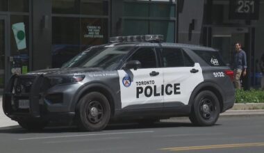 Woman dead following shooting downtown, suspect in custody: Toronto police