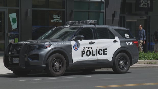 Woman dead following shooting downtown, suspect in custody: Toronto police