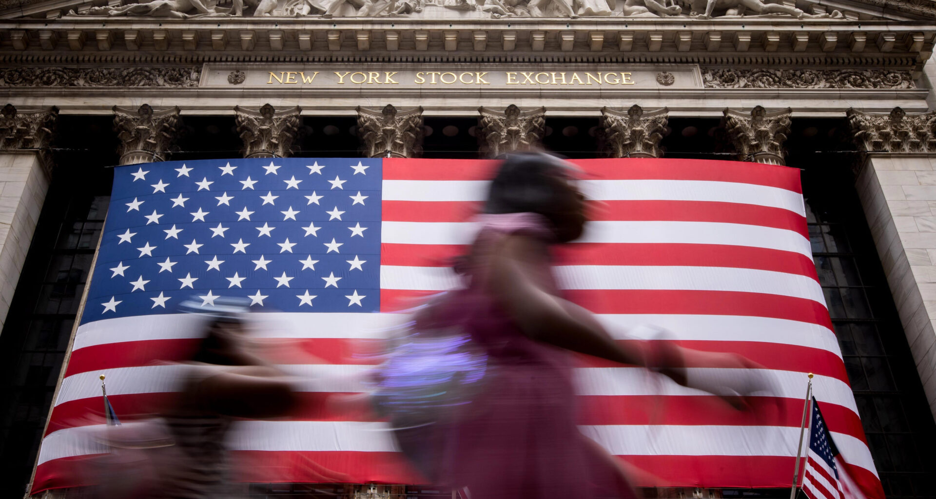 'Running off the cliff': An explosion of household debt has put the US economy in a tough spot