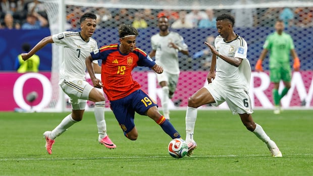 Lamine Yamal scores 10 minutes into first World Cup start to help Spain dominate Saudi Arabia