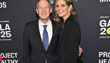 Why did Savannah Guthrie, the daughter of Nancy Guthrie, briefly break up with her husband, Michael Feldman, on the same day they got engaged?