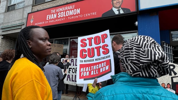 Ottawa cut therapy sessions for refugees to 10 hours per year. Now some are pushing back