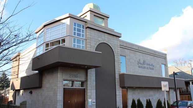 'Completely unacceptable': Alleged attack on Victoria imam draws condemnation