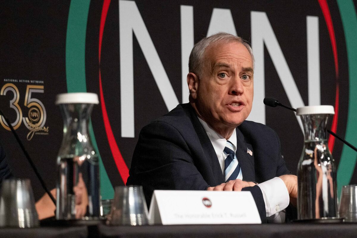 NY’s Pension Chief Faces First Democratic Challengers Since 2007