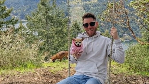 Vancouver man calls for action after coyote snatches and kills chihuahua near Trout Lake