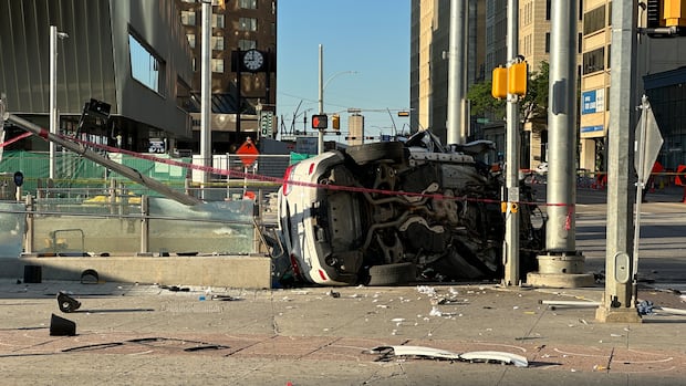 Crash at downtown Edmonton train station causes road closures, commuter delays