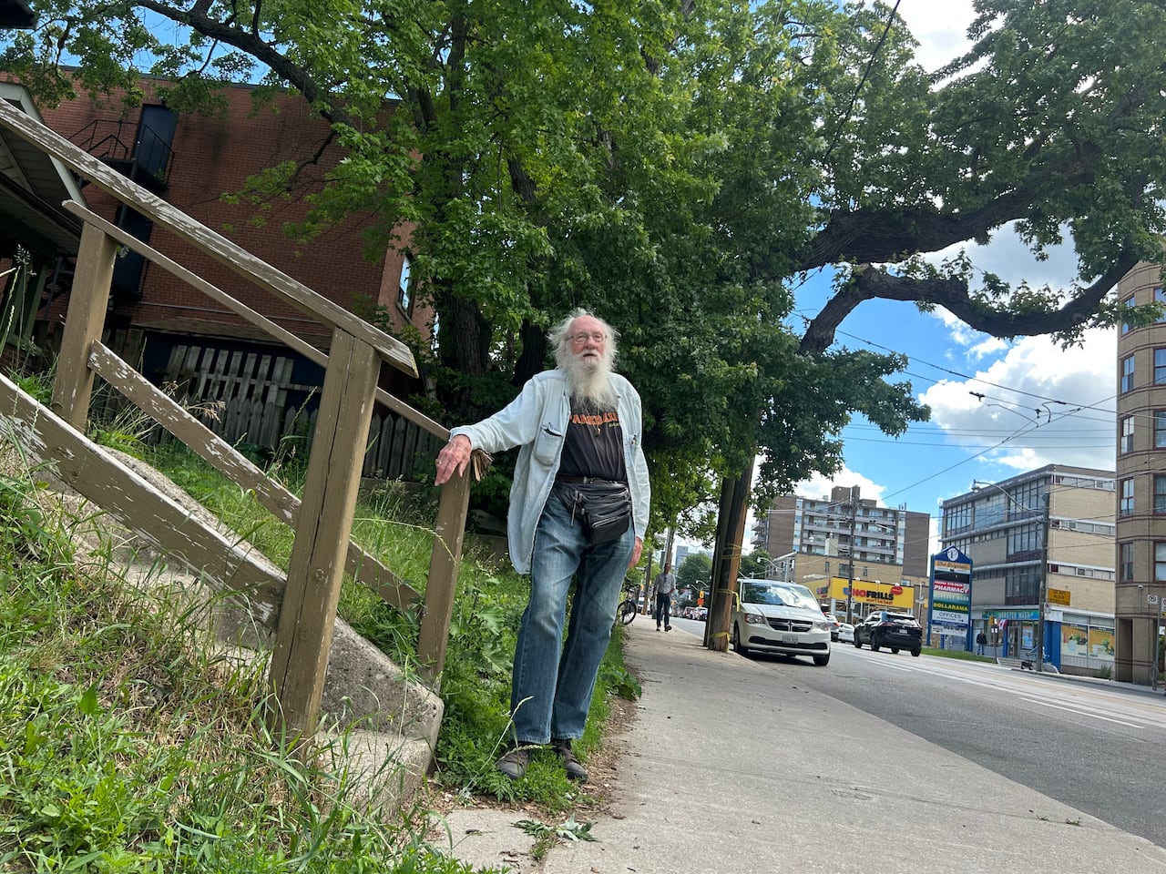 Dave Thomas, who has lived in the neighbourhood since 1948, says the tree has always been a neighbourhood fixture and should remain in place.