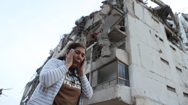 Search for survivors underway after Venezuela hit by back-to-back earthquakes