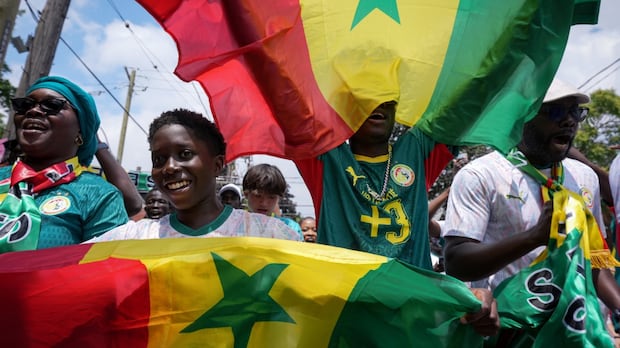 Senegal, Iraq fans cheer in the streets as Toronto Stadium hosts last World Cup group match