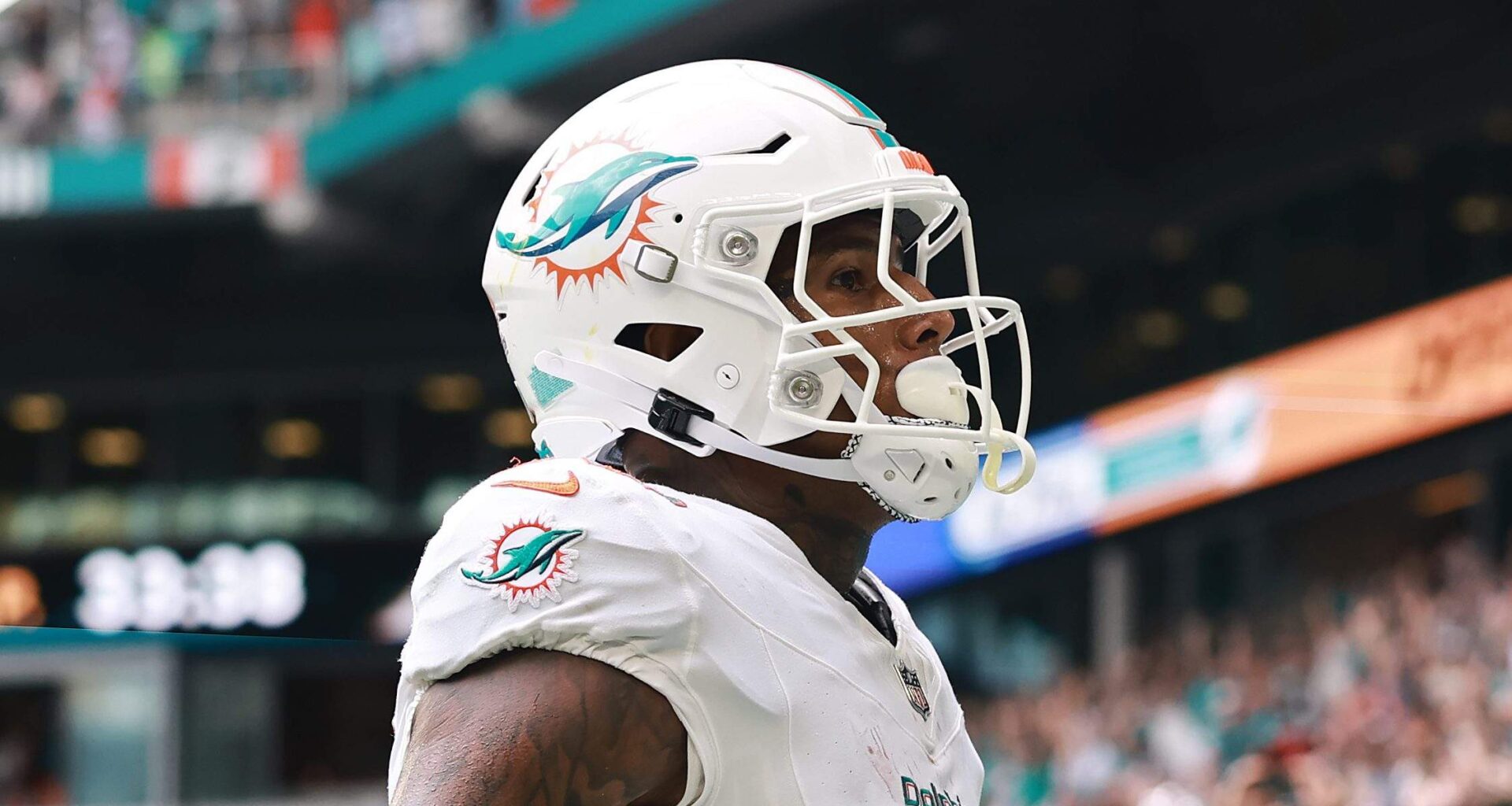 Former Dolphins Pro Bowl Player Remains an NFL Free Agent