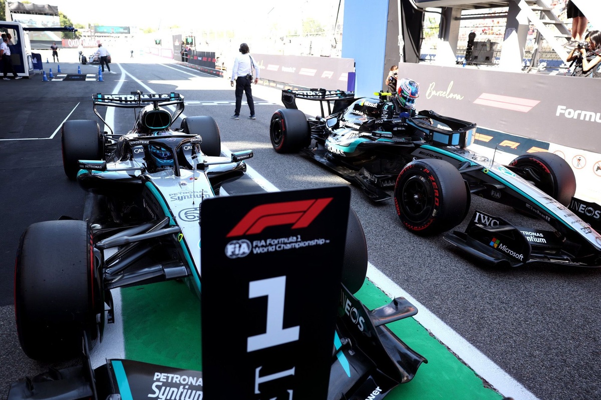 Mercedes to keep F1 driver line-up for 2027, says Toto Wolff