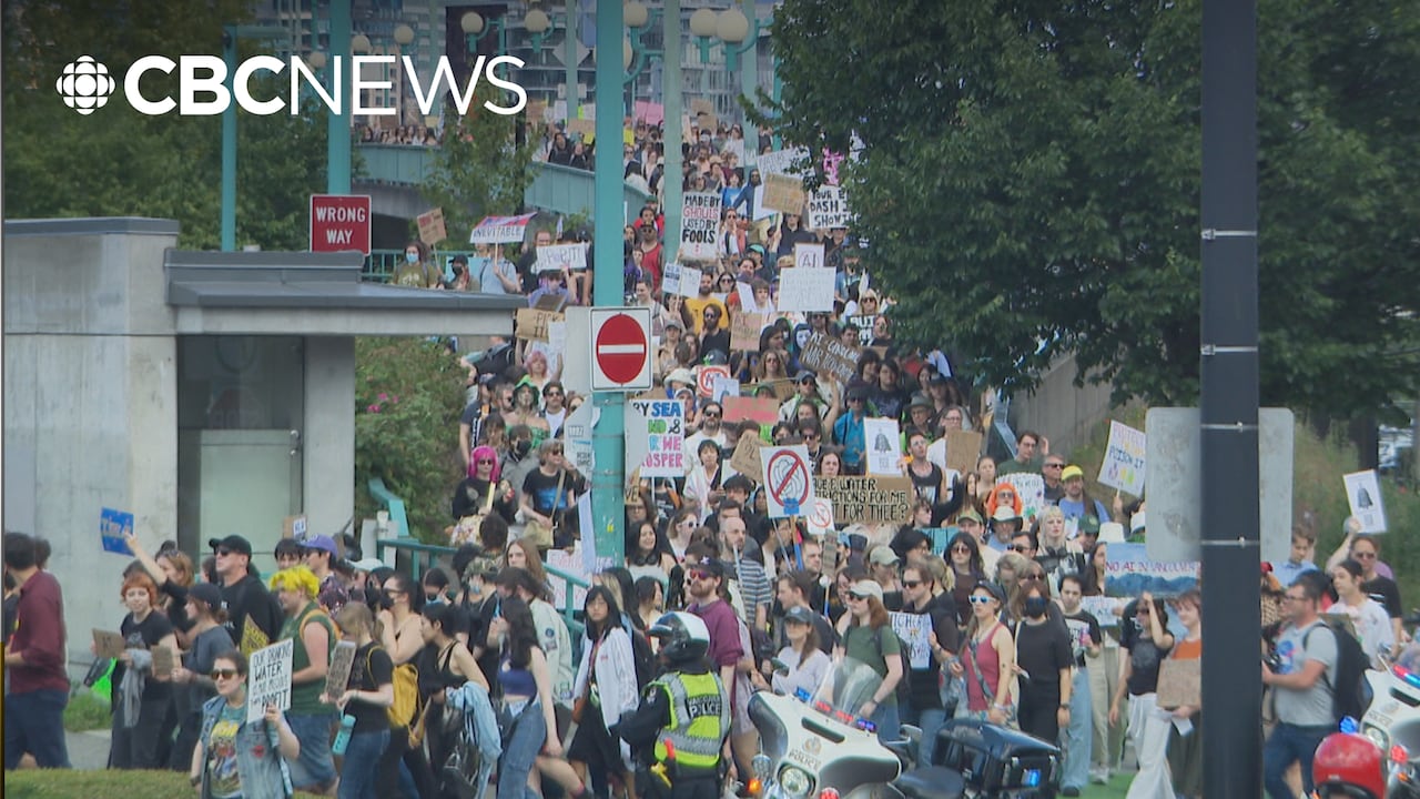 Hundreds march in Vancouver against 2 planned AI data centres
