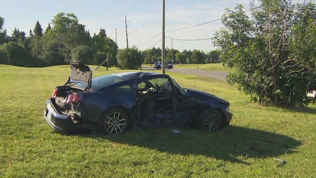 Man in 20s dead, 5 others taken to hospital after crash in Brampton