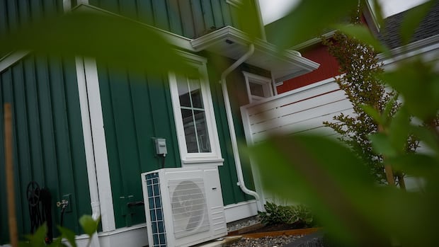 Ottawa set to relaunch federal green home retrofit program in 4 provinces