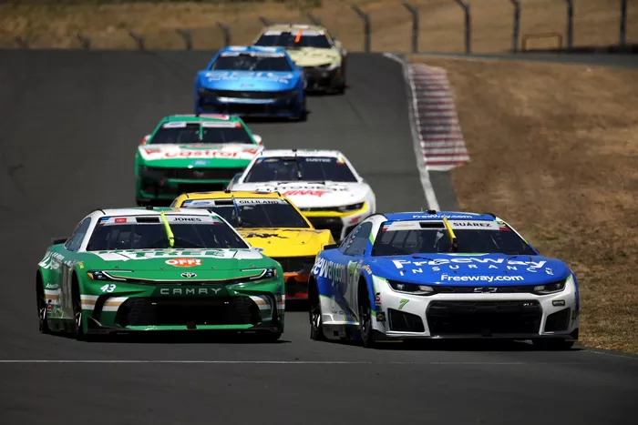 Daniel Suárez, Spire Motorsports, Erik Jones, Legacy Motor Club