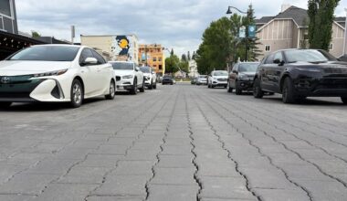 Marda Loop businesses, residents frustrated with monthly maintenance of paving stones