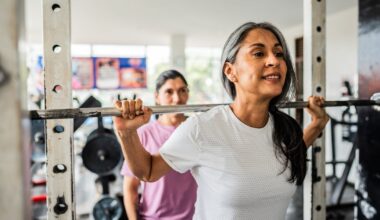 What Personal Trainers Never Do At The Gym