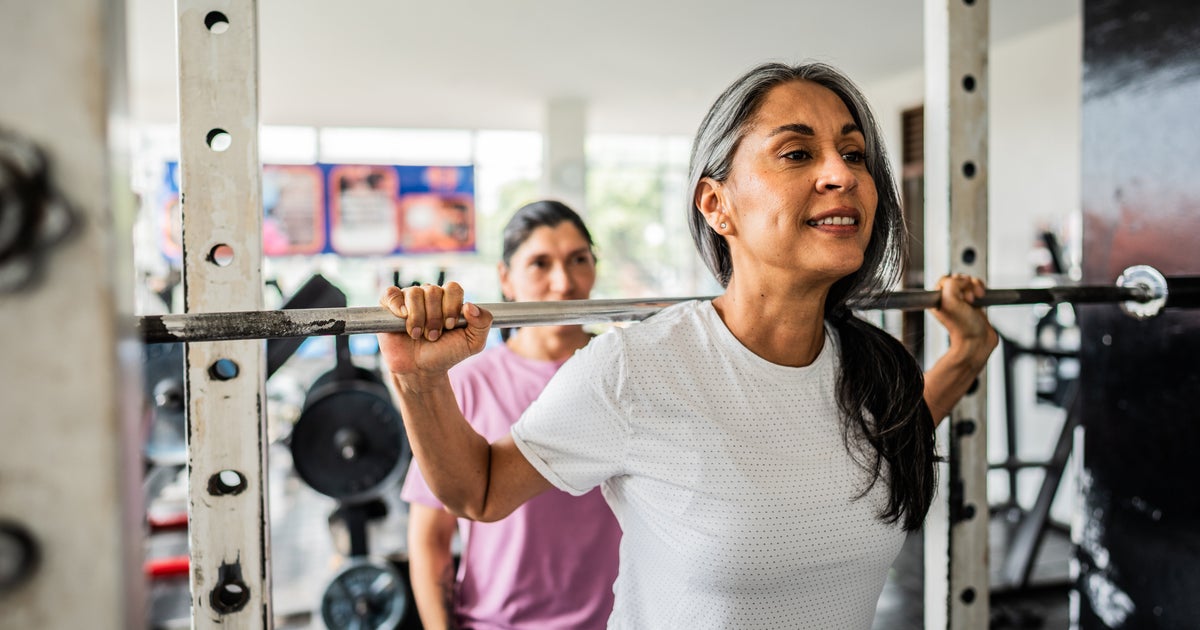 What Personal Trainers Never Do At The Gym