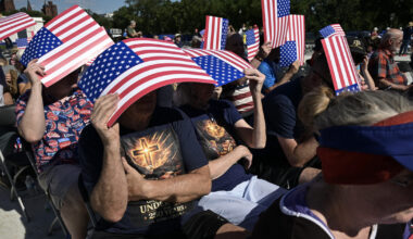 Around 162 million at risk as U.S. braces for holiday week heat wave; wildfires continue to rage in the West