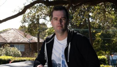 Gavin Fineff court case: Former financial adviser, gambling addict attempts to sue Tabcorp, Entain to repay victims he defrauded