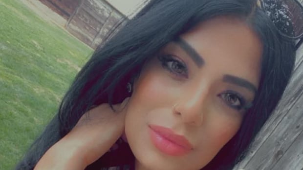 Former B.C. correctional officer turns herself in after warrant issued