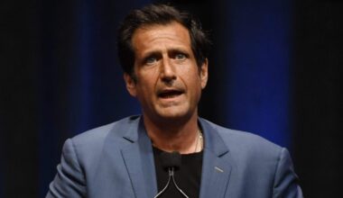 Ray Longo Trashes 'Scumbag' MMA Referees