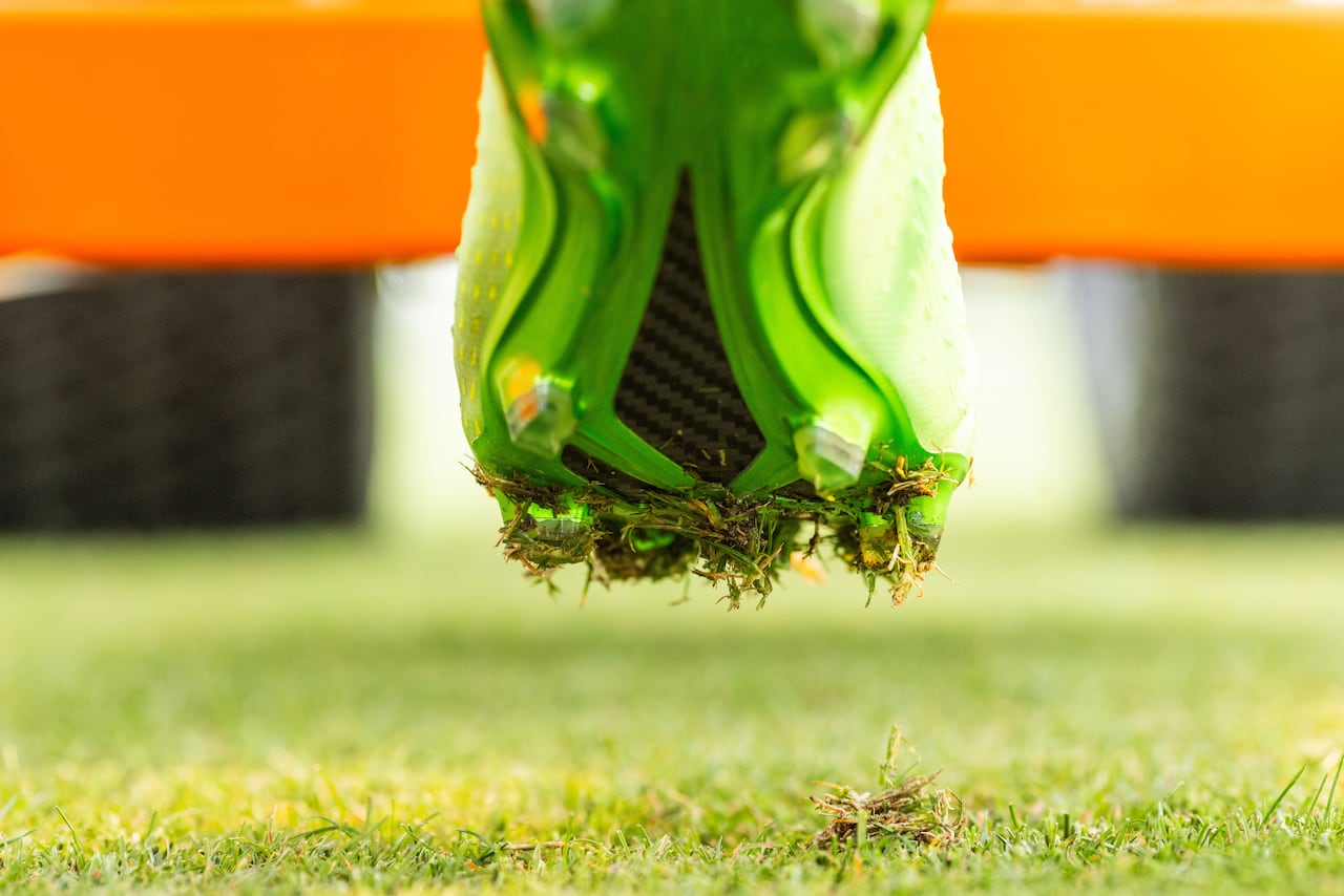A cleat attached to a machine.