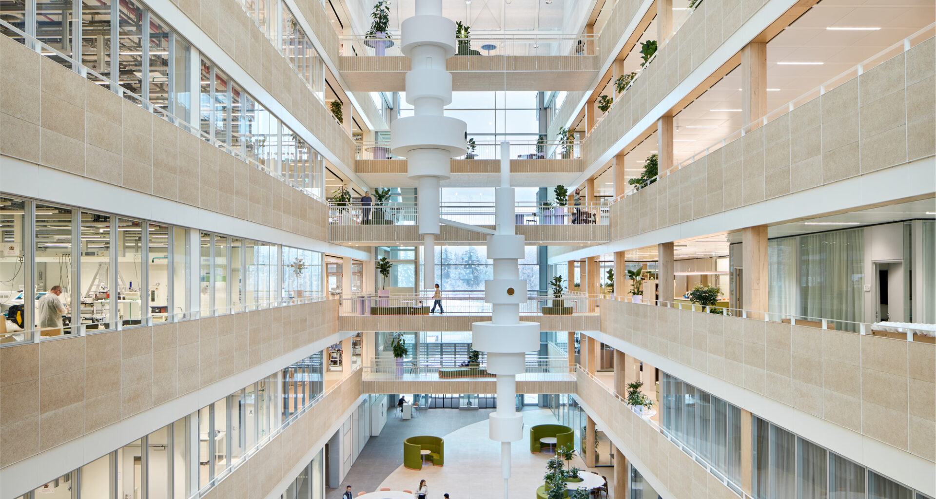 Roche Diagnostic Center Interior / Studio Alexander Fehre