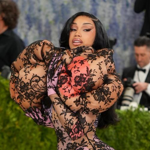 Cardi B reflects on overcoming 'fear and anxiety' to release album during BET Awards speech - Music News
