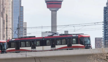 City eyeing nearly $1B from feds for field house, Blue Line LRT extension