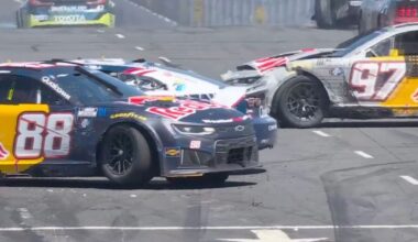 Shane van Gisbergen, Zilisch crash out in huge restart pileup at NASCAR San Diego
