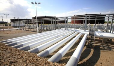 US Crude Oil Inventories Down Again, Losing 52 Million Barrels in 9 Weeks