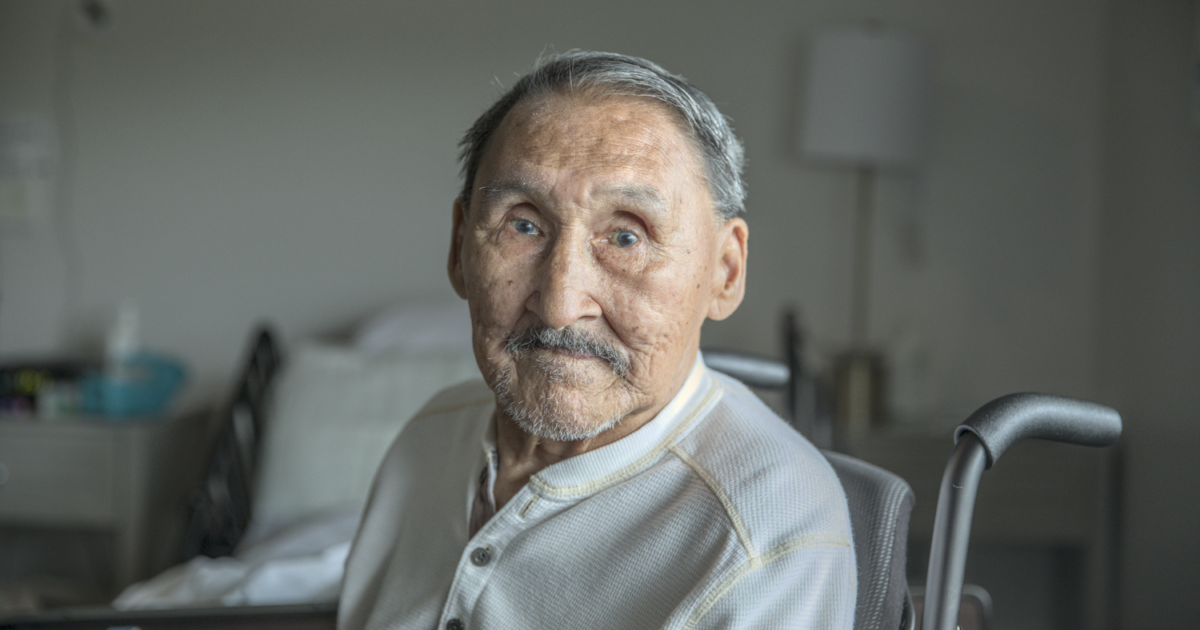 Arctic clams on the menu as a ‘Father of Nunavut’ returns home
