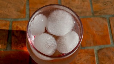 Getty 2162726648 Glass of ice water