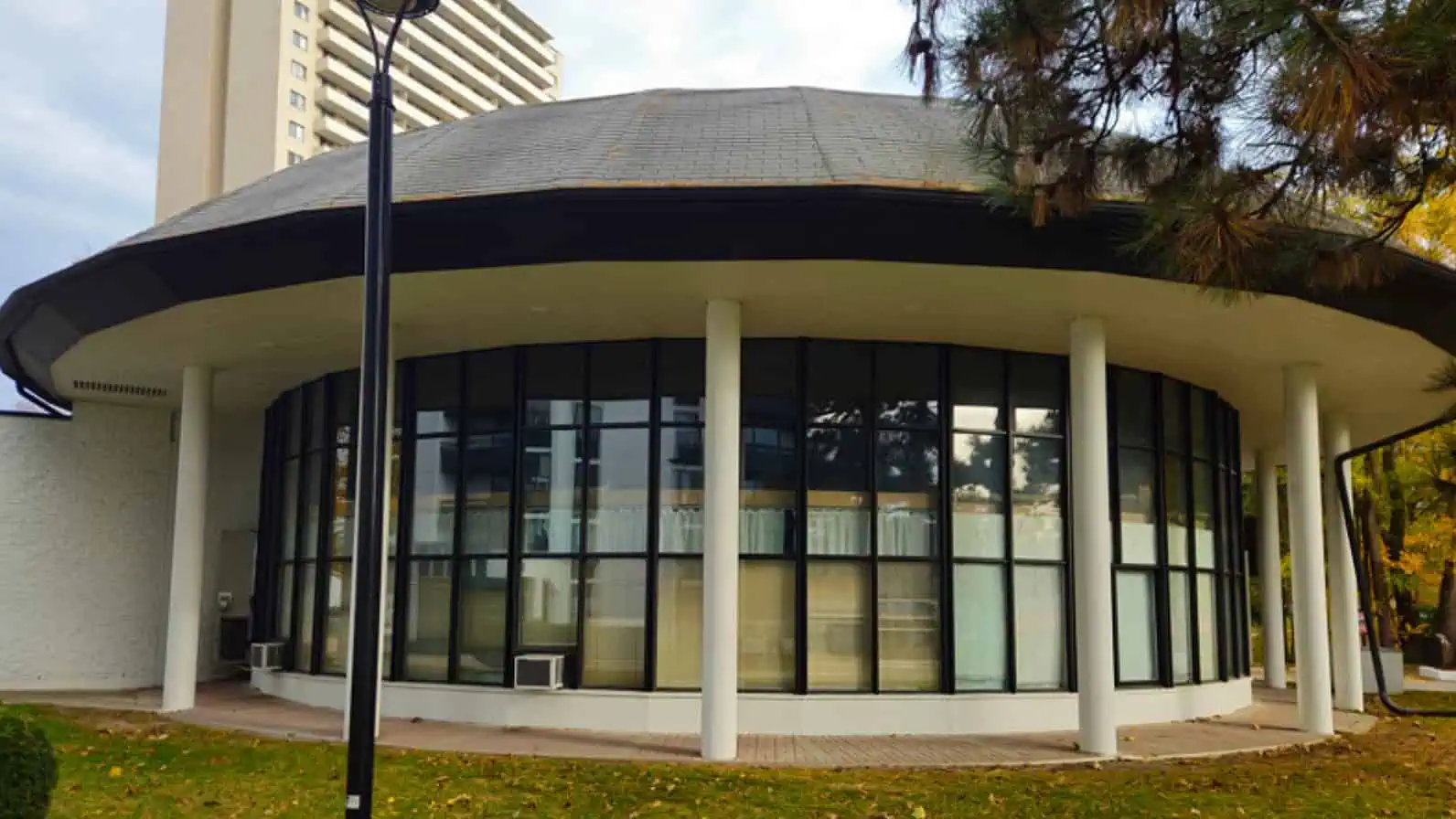 2235 hurontario street mississauga