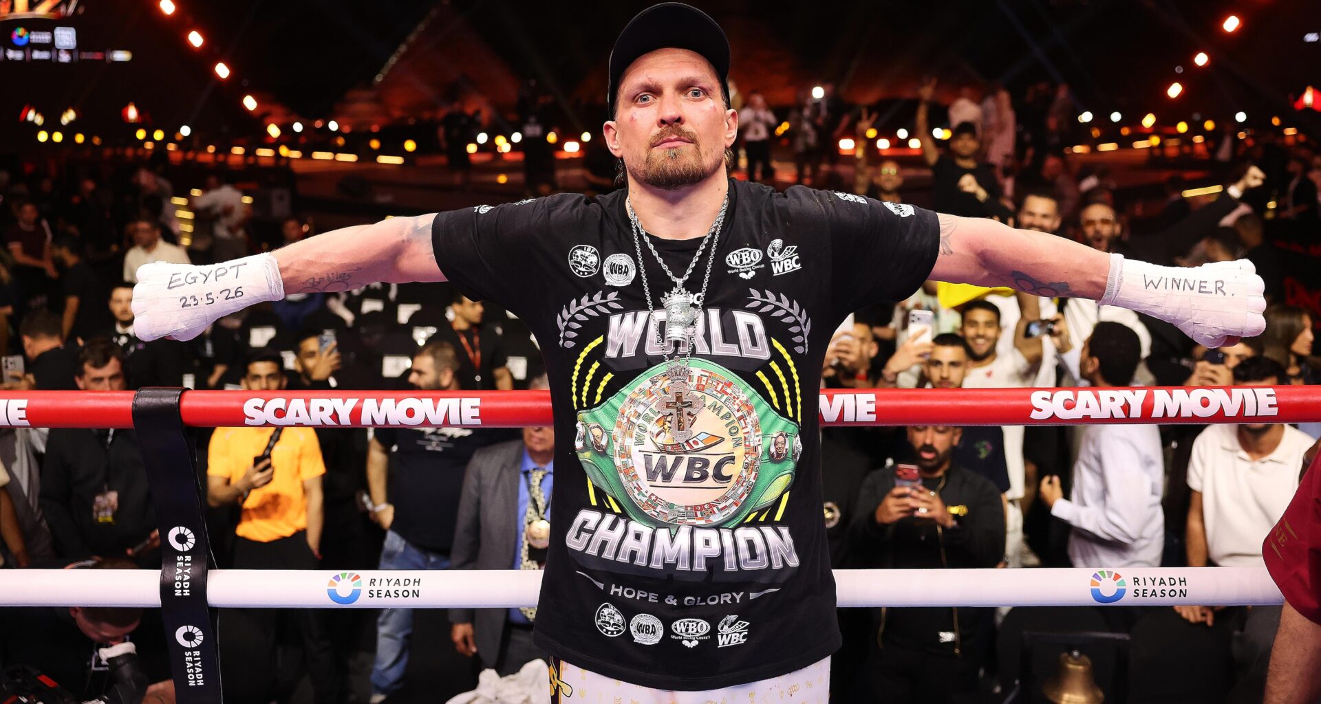 Oleksandr Usyk Vacates 3 Heavyweight Boxing Titles Ahead of Expected Retirement Fight