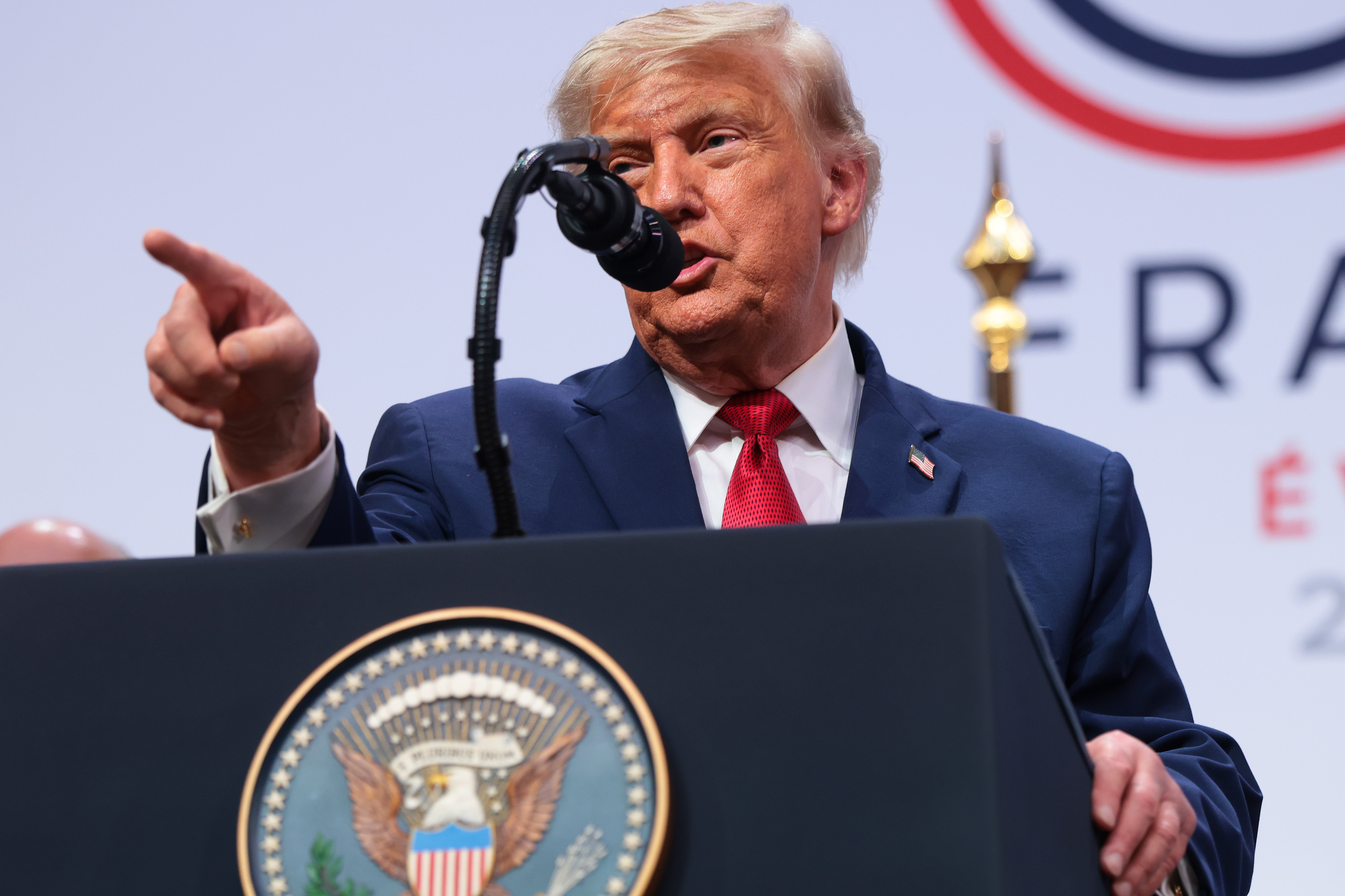 Trump appeared breathless and incoherent during his G7 closing speech on Wednesday