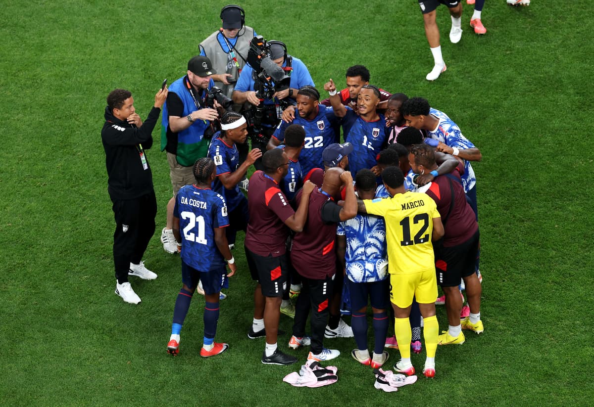 Which teams are through to World Cup round of 32 knockout stage?