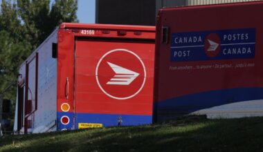 Canada Post to expand community mailboxes to 56,000 more addresses in Edmonton and Calgary